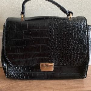 Crocodile Black handbag with removable strap